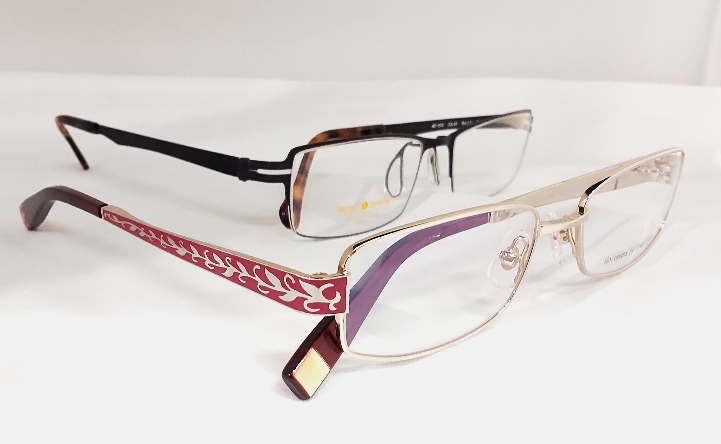 めがね屋C.L.U.B.のスクエアフレーム