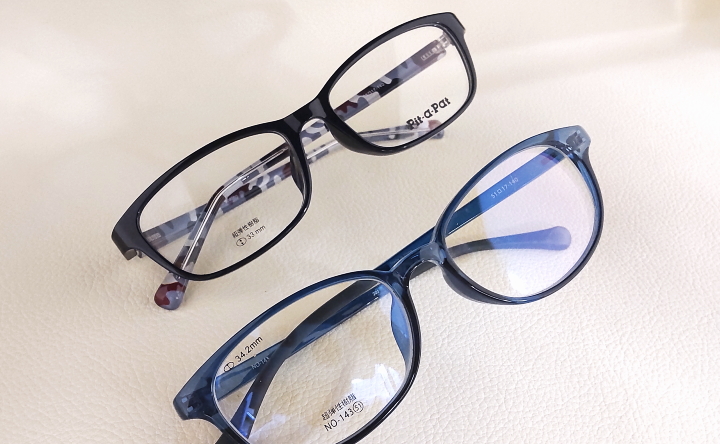 めがね屋C.L.U.B.のセルフレーム