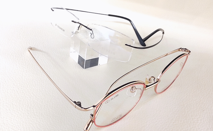 めがね屋C.L.U.B.のセルフレーム